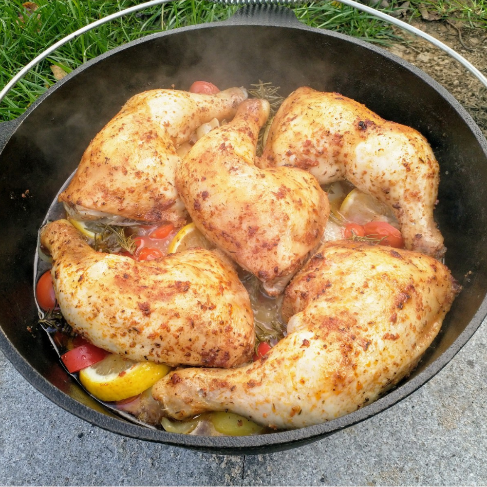 Mediterranes Hähnchen aus dem Dutch Oven