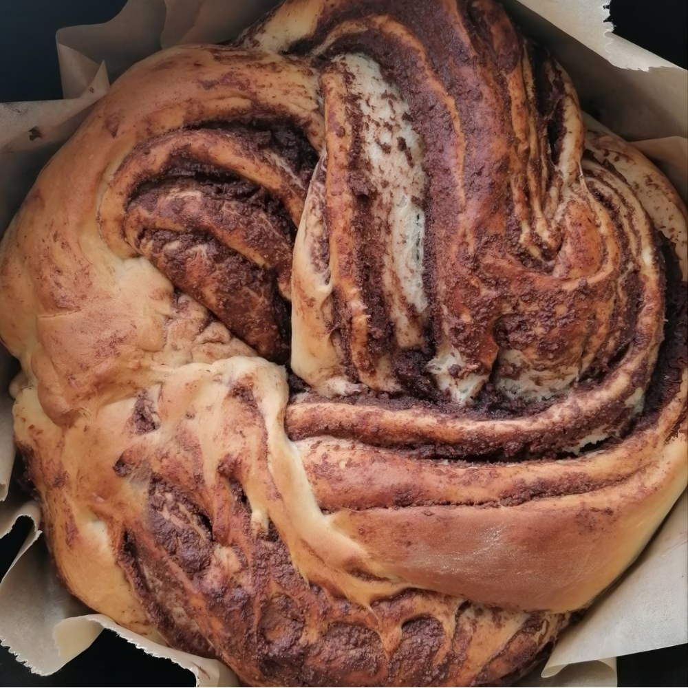 Nusszopf aus dem Dutch Oven