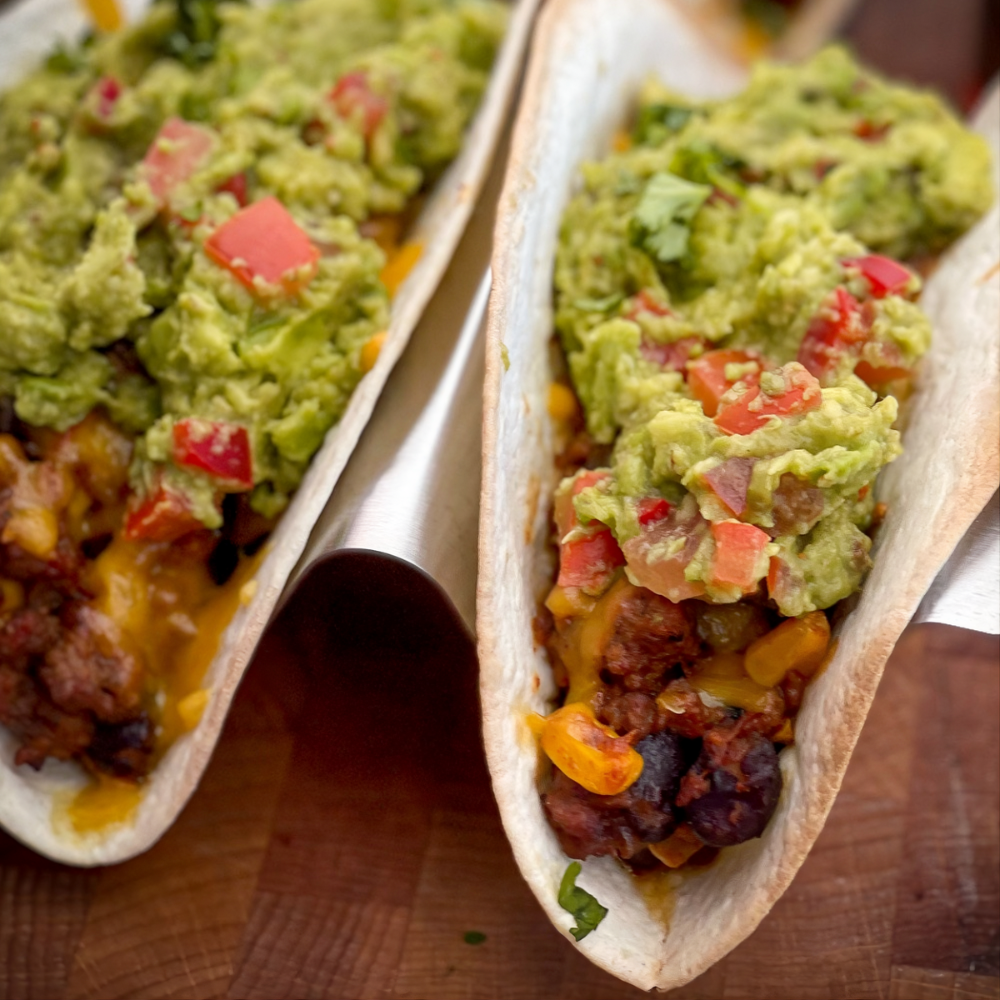 Tacos mit würziger Hackfleischfüllung und Guacamole