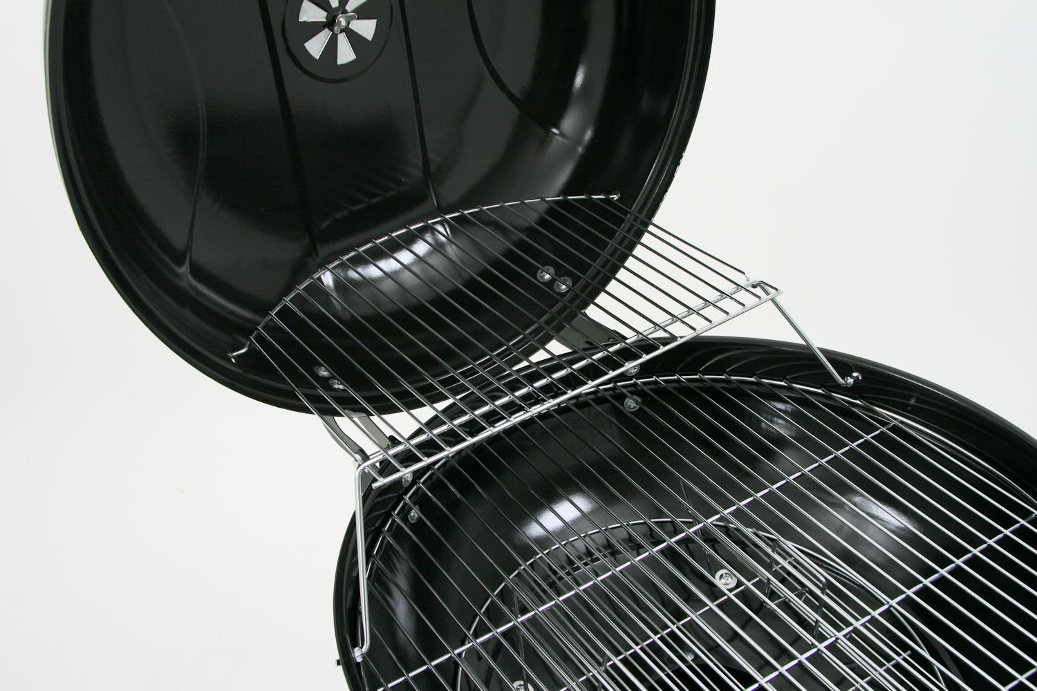 Kugelgrill, Ø 57 cm, Deckel montiert