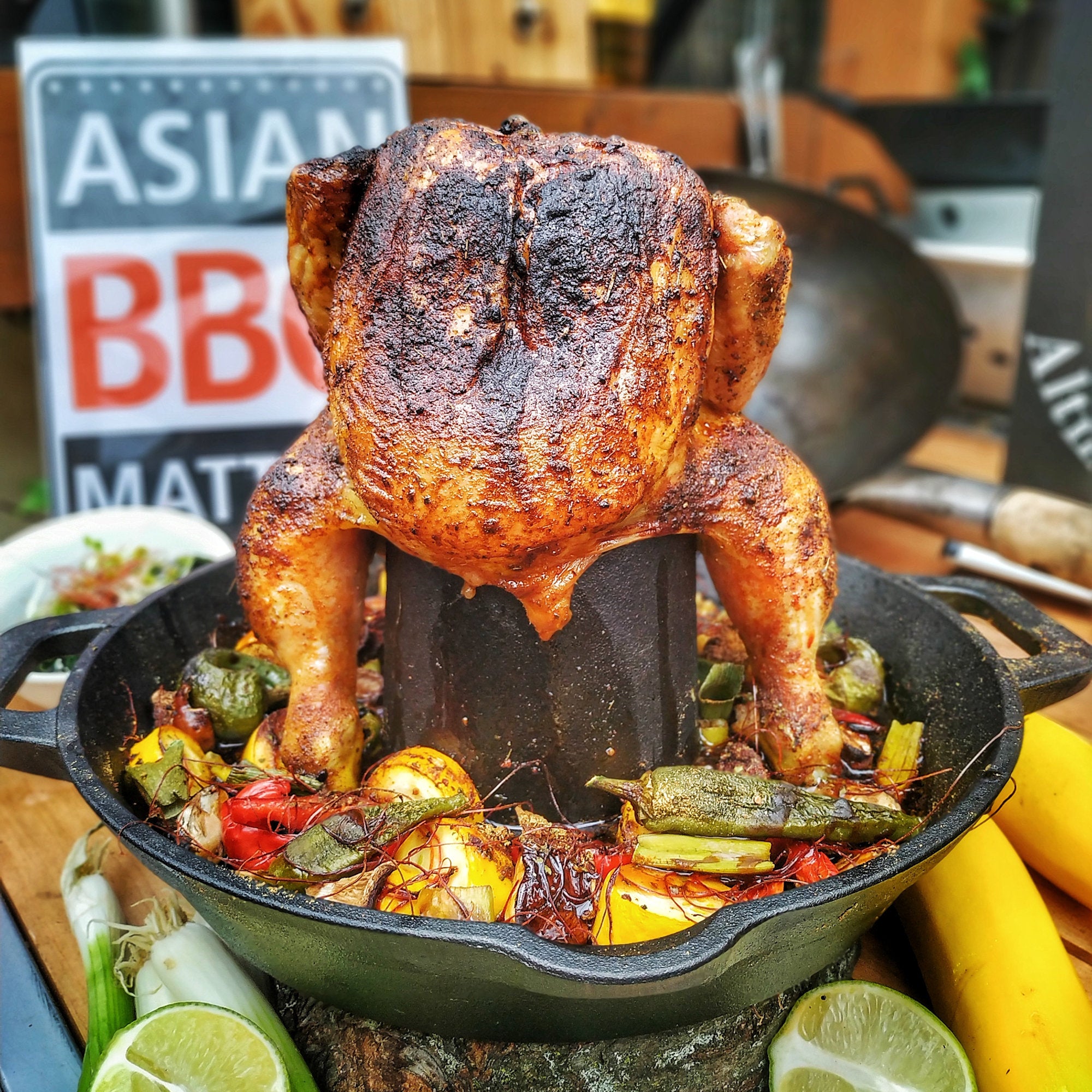 Hähnchenbräter, Gusseisen, Ø 28 cm, mit Aroma-Kegel und Auffangschale