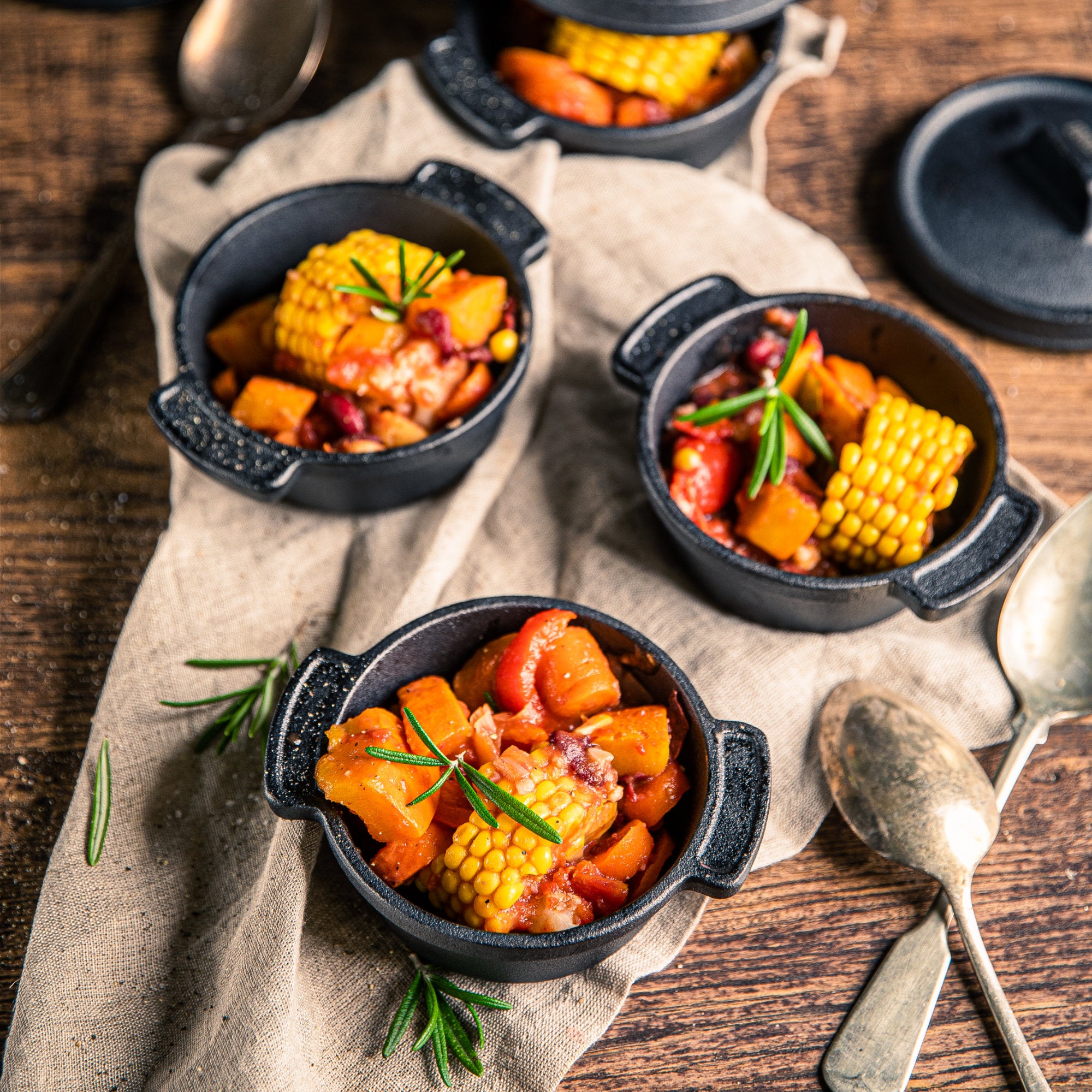 Dutch Oven, Set 19-teilig, inkl. Holzkiste