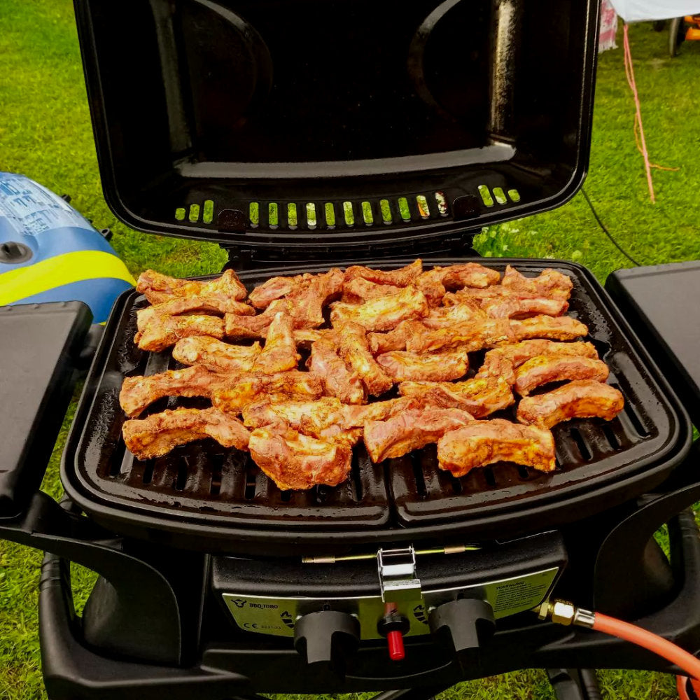 Tischgasgrill,  2 Brenner, tragbar, inkl. Grilltisch