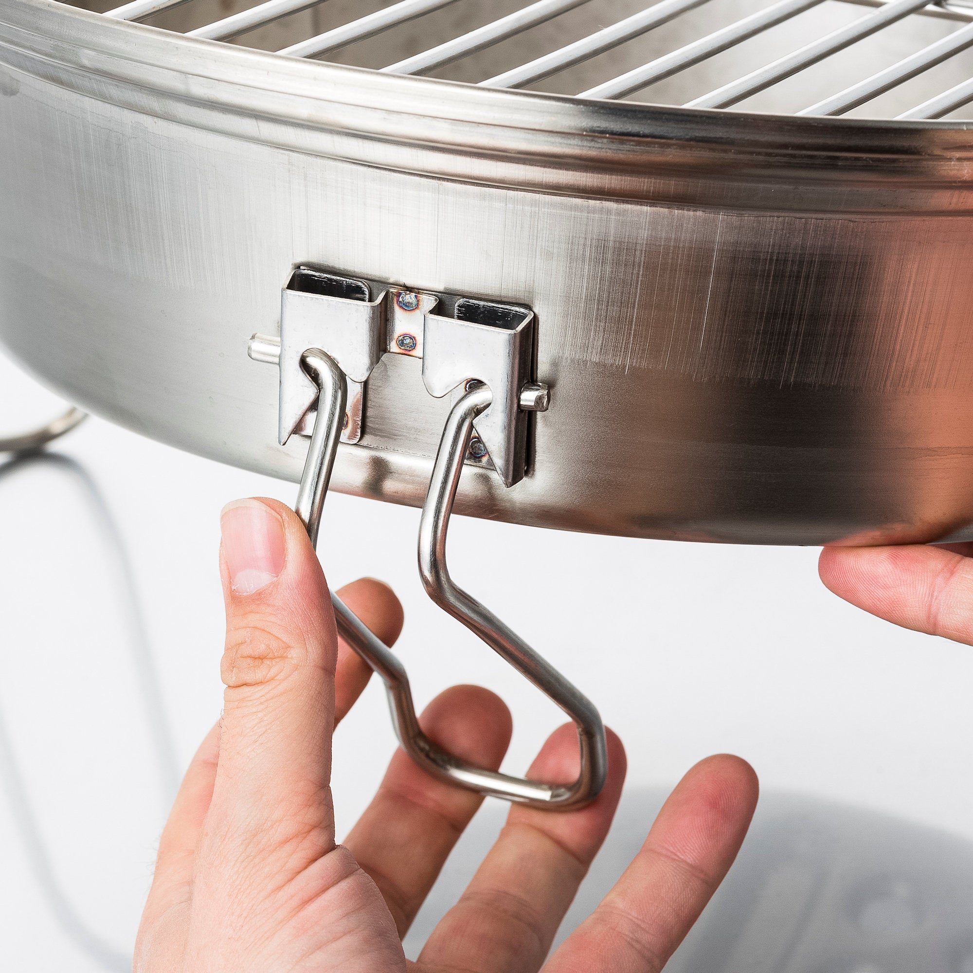 Grill Set für Raketenofen, inkl. Gusseisen Grillplatte, Grillrost, Tropfschale, Heber