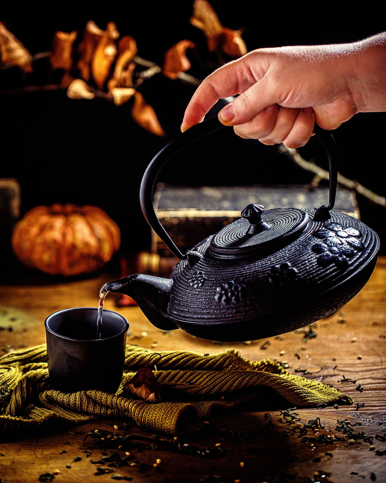 Asian-style teapot, 1.2 liters, cast iron, including stainless steel strainer